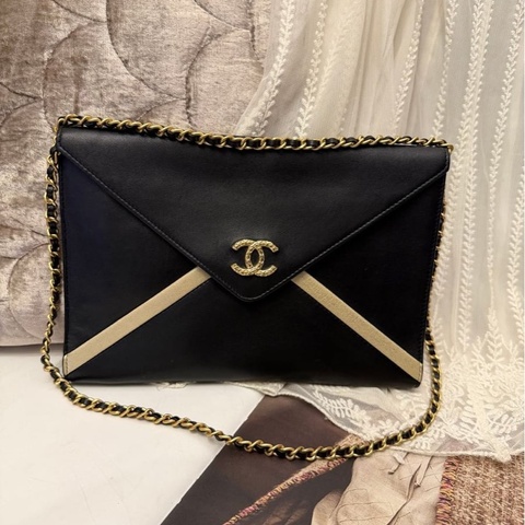 香奈兒 黑色皮革 翻蓋手拿包 信封包 斜背包 chanel clutch bag