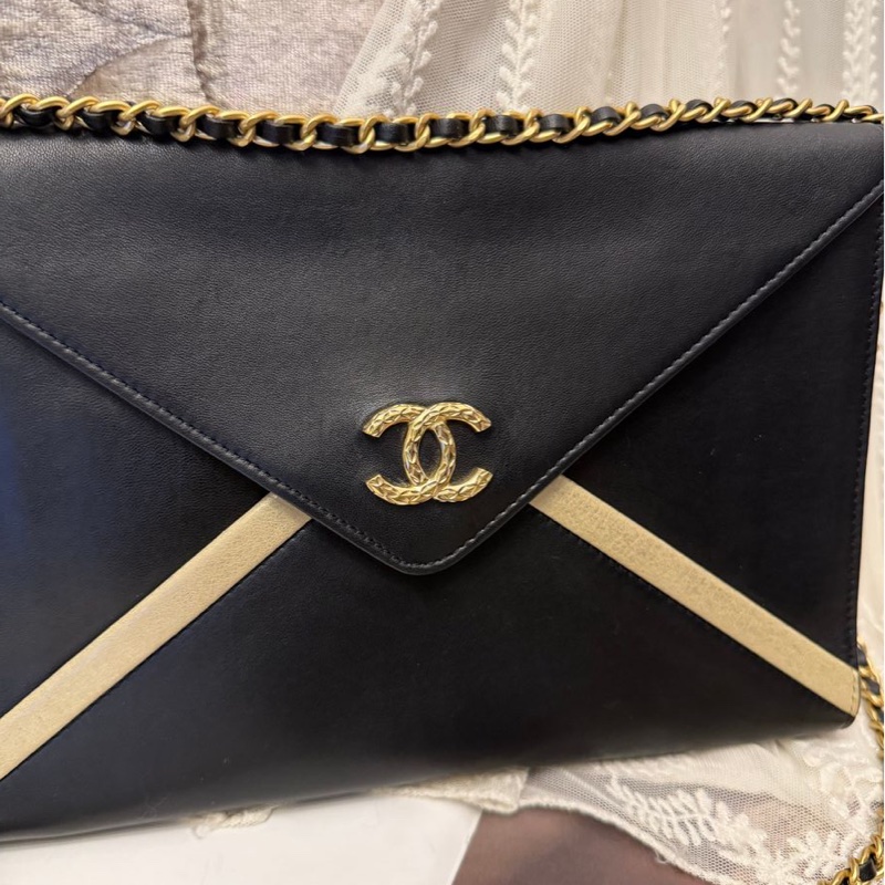 香奈兒 黑色皮革 翻蓋手拿包 信封包 斜背包 chanel clutch bag-3
