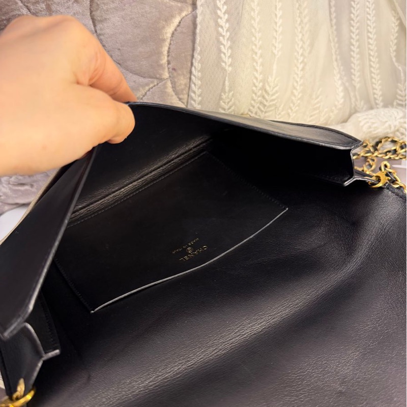 香奈兒 黑色皮革 翻蓋手拿包 信封包 斜背包 chanel clutch bag-8