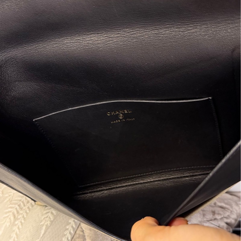 香奈兒 黑色皮革 翻蓋手拿包 信封包 斜背包 chanel clutch bag-10