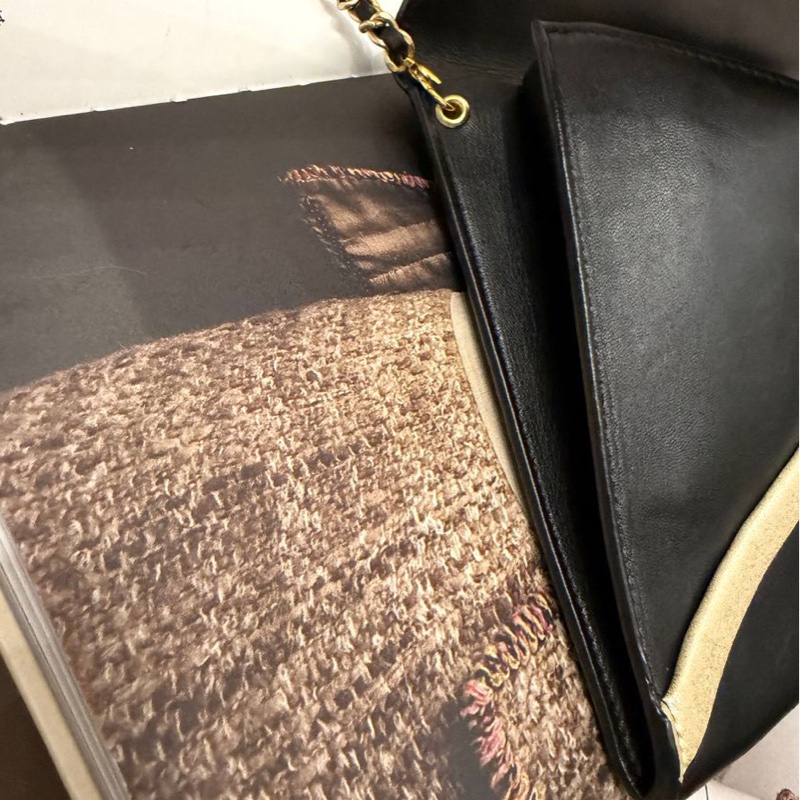 香奈兒 黑色皮革 翻蓋手拿包 信封包 斜背包 chanel clutch bag-13