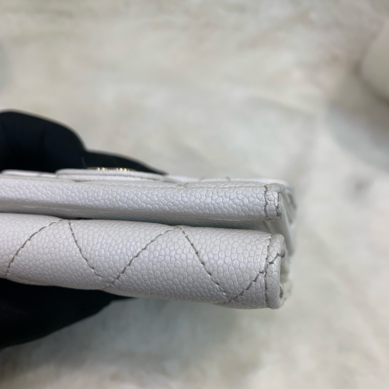 Chanel 香奈兒 白色 金扣三摺荔枝牛皮 短銀包-31