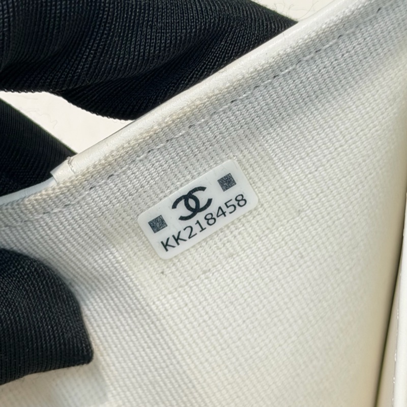 Chanel 香奈兒 白色 金扣三摺荔枝牛皮 短銀包 XC349-24