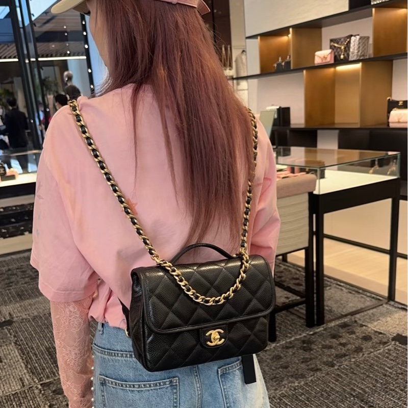 99新閑置品 Chanel 香奈儿黑金荔枝牛皮郵差雙肩包-6