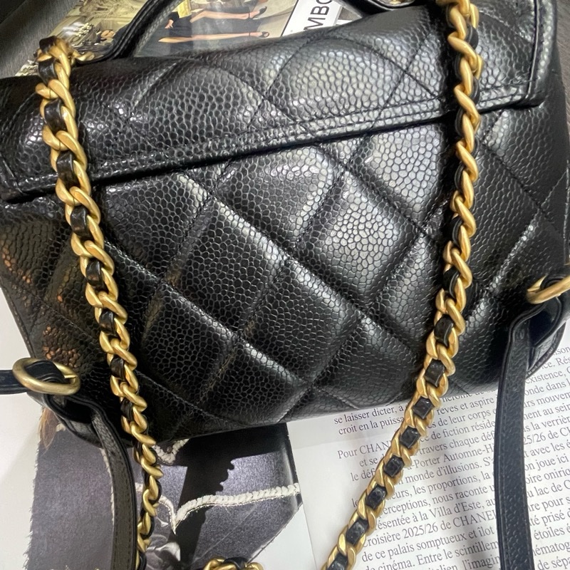 99新閑置品 Chanel 香奈儿黑金荔枝牛皮郵差雙肩包-9