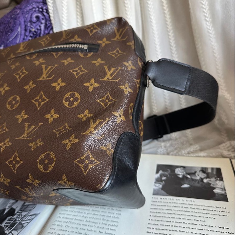 路易威登lv 路易威登 托特包 中古 老花 肩背包 郵差包 通勤包 二手包 經典款 黑色 適合男生 女生 Louis Vuitton Monogram Macassar Torres Messenger Bag-2