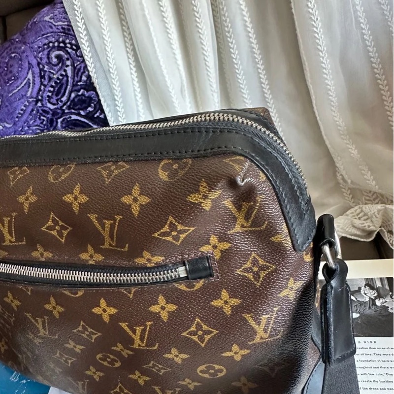 路易威登lv 路易威登 托特包 中古 老花 肩背包 郵差包 通勤包 二手包 經典款 黑色 適合男生 女生 Louis Vuitton Monogram Macassar Torres Messenger Bag-21