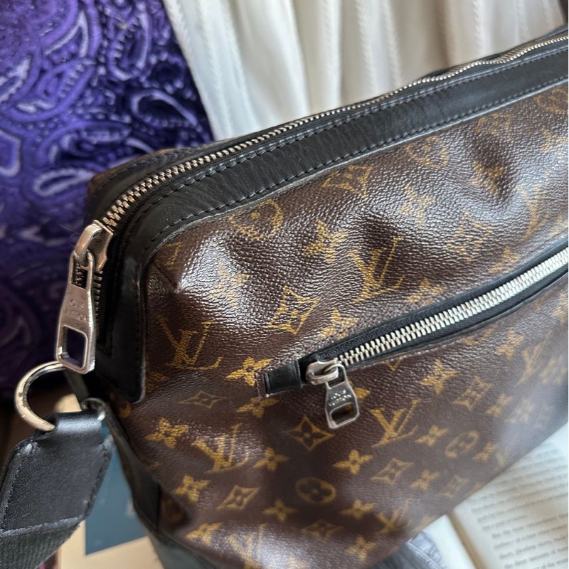 路易威登lv 路易威登 托特包 中古 老花 肩背包 郵差包 通勤包 二手包 經典款 黑色 適合男生 女生 Louis Vuitton Monogram Macassar Torres Messenger Bag-22