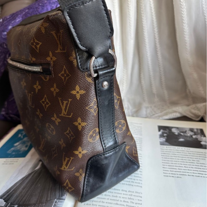 路易威登lv 路易威登 托特包 中古 老花 肩背包 郵差包 通勤包 二手包 經典款 黑色 適合男生 女生 Louis Vuitton Monogram Macassar Torres Messenger Bag-25