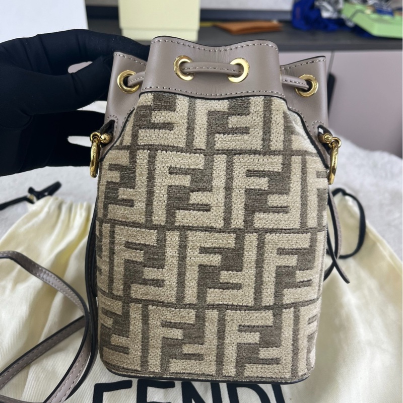 【一顆溫柔燕麥棕🧴全網最低價】Fendi mini tresor 水桶包|斜背包-2