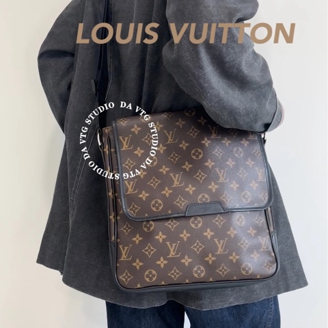 【男朋友都搶著背🤎這顆LV公文斜背包太帥了！】LV M56715 男士單肩包
