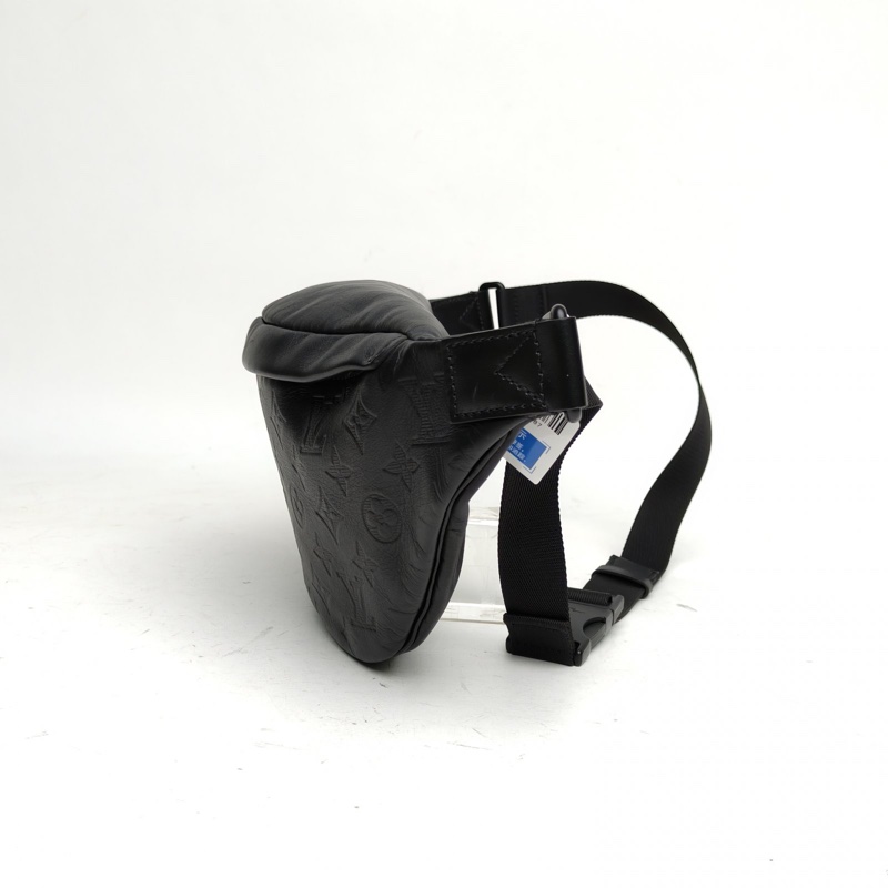 LOUIS VUITTON Discovery腰包logo壓紋黑色牛皮晶片-1