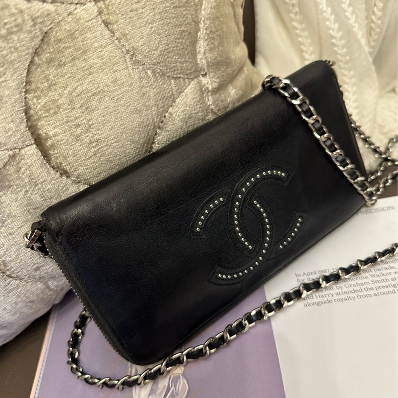 香奈兒 黑色皮革 長夾 錢包 鉚釘雙 C 鍊條包 chanel WOC手袋側斜孭背長夾單肩包-2