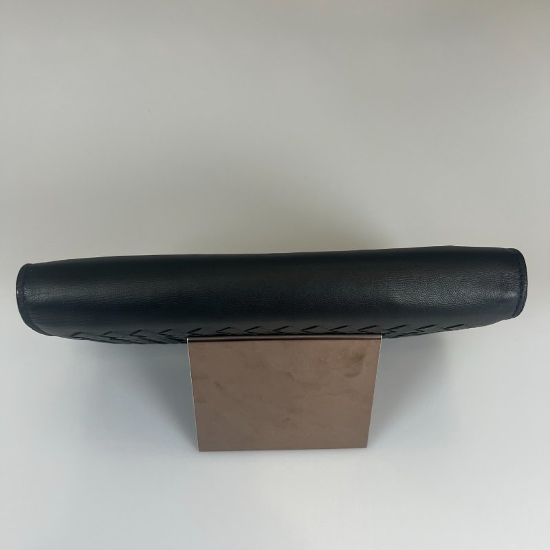 BV 黑色小編織鏈條斜背包-5