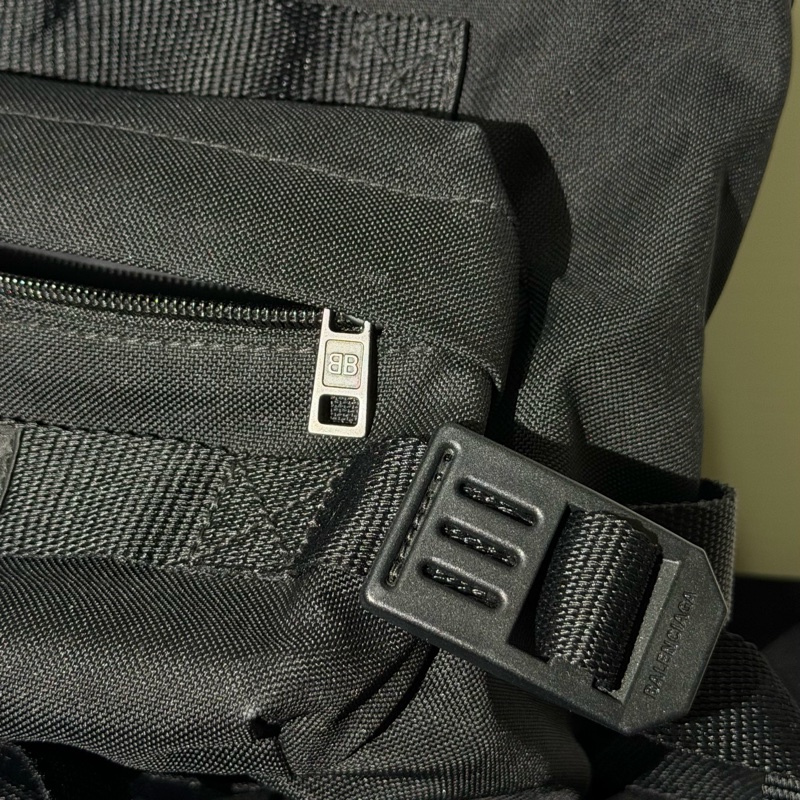 BALENCIAGA 巴黎世家 Army 中款 多功能兩用尼龍後背包(黑色)-2