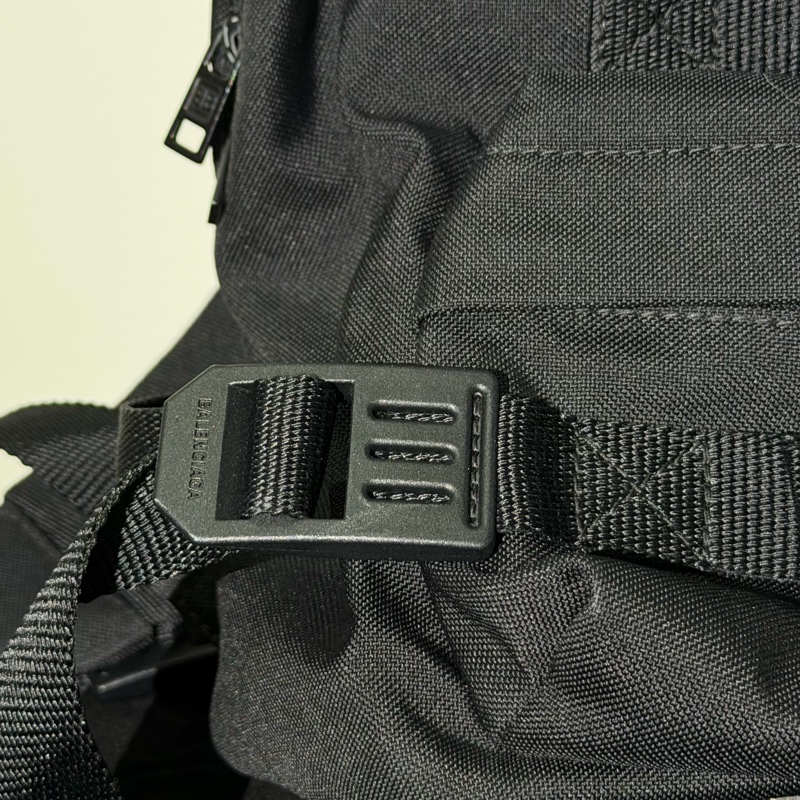 BALENCIAGA 巴黎世家 Army 中款 多功能兩用尼龍後背包(黑色)-3