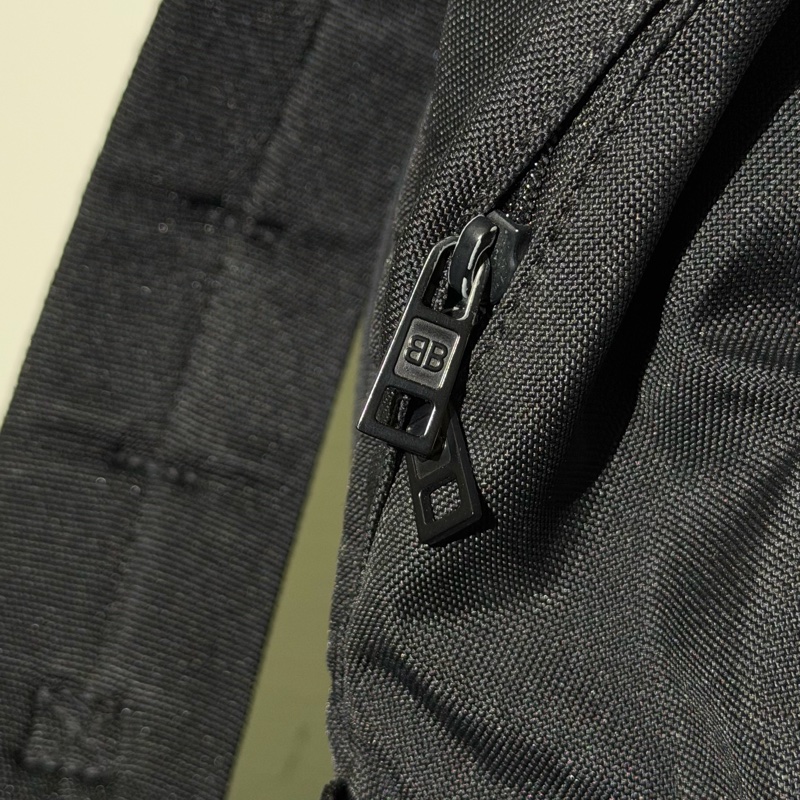 BALENCIAGA 巴黎世家 Army 中款 多功能兩用尼龍後背包(黑色)-12