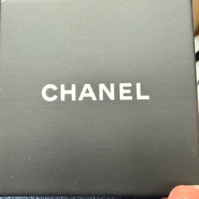 全新閒置 Chanel 壓克力復古風 雙C Logo 老錢風-4