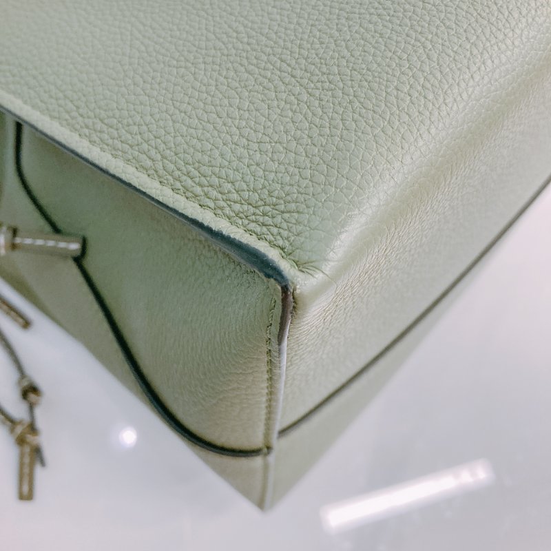 MS0603 Loewe 羅意威 托特手袋 購物手袋 小號 牛油果綠色 Cushion Tote Small Calfskin Green-7