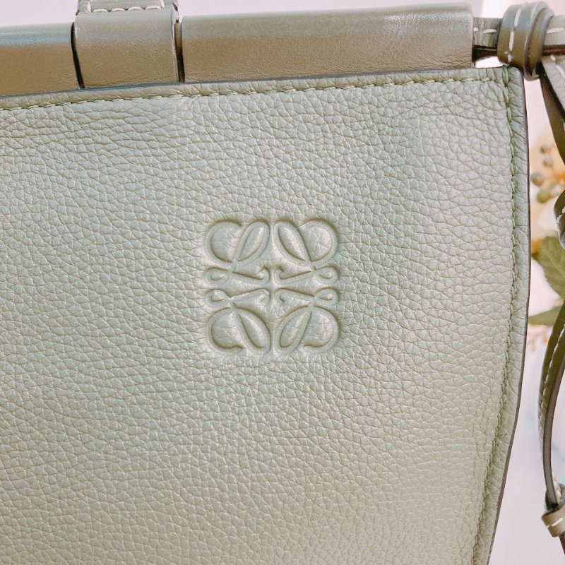 MS0603 Loewe 羅意威 托特手袋 購物手袋 小號 牛油果綠色 Cushion Tote Small Calfskin Green-9