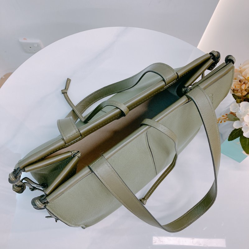 MS0603 Loewe 羅意威 托特手袋 購物手袋 小號 牛油果綠色 Cushion Tote Small Calfskin Green-10
