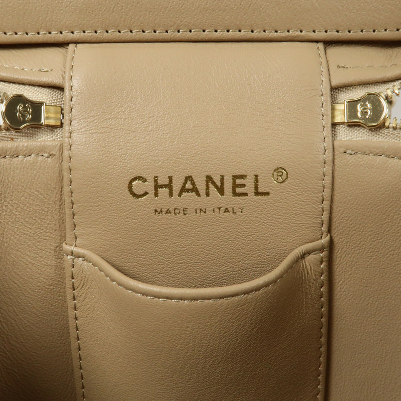 CHANEL 牛皮皮革Vanity Case金扣鏈帶手挽肩背兩用袋-7