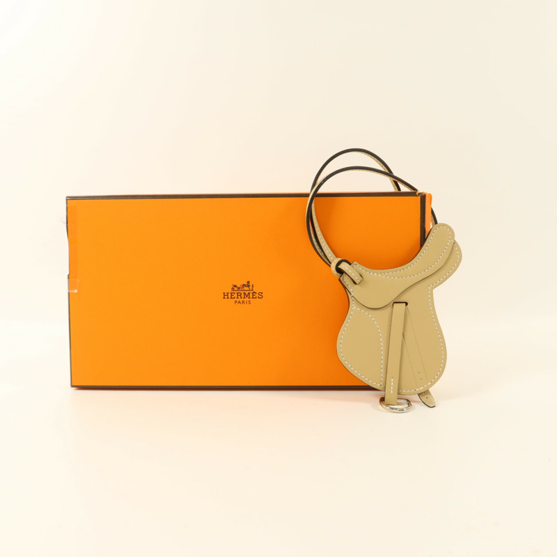 HERMES Swift皮革Paddock Selle Charm銀扣掛飾Trench-7