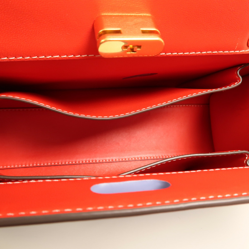 Tory Burch 牛皮皮革Lee Radziwill金扣手挽肩背兩用袋-4