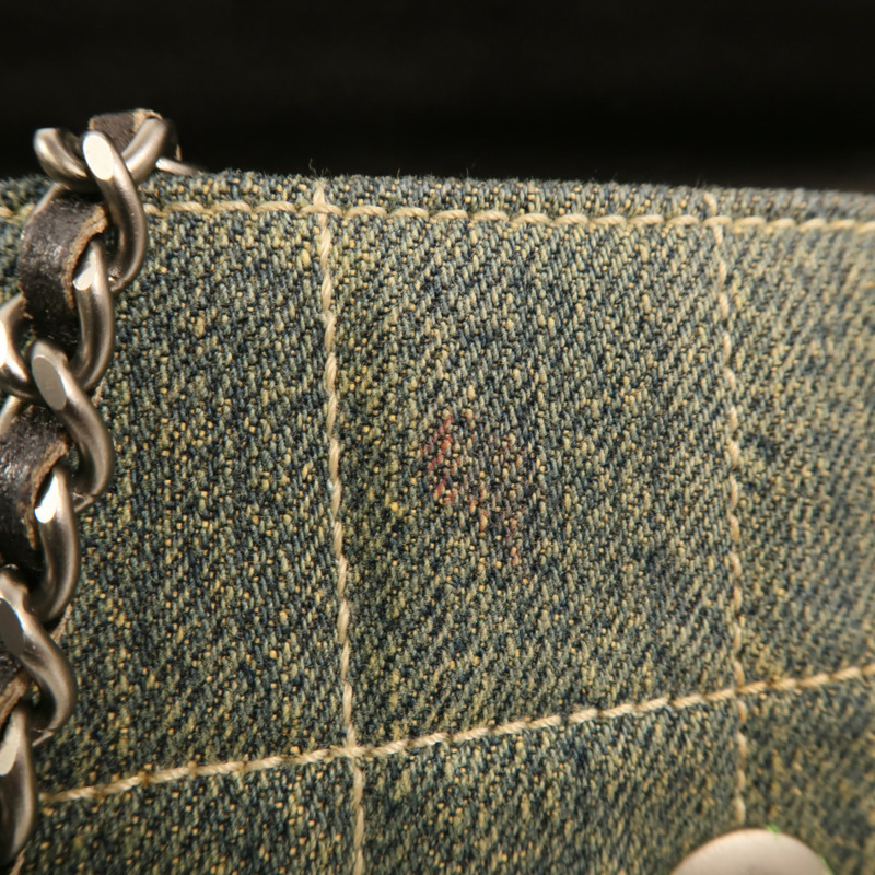 CHANEL 牛仔布Chain Shoulder銀扣鏈帶肩背袋-14