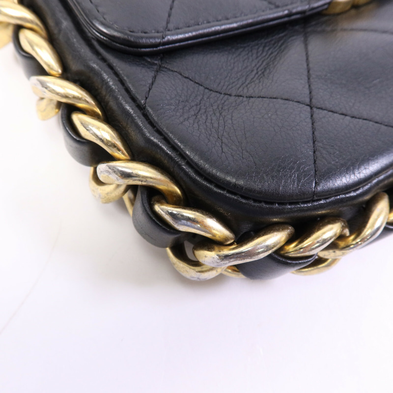 CHANEL 牛皮皮革Matelasse Bag金扣肩背袋-10