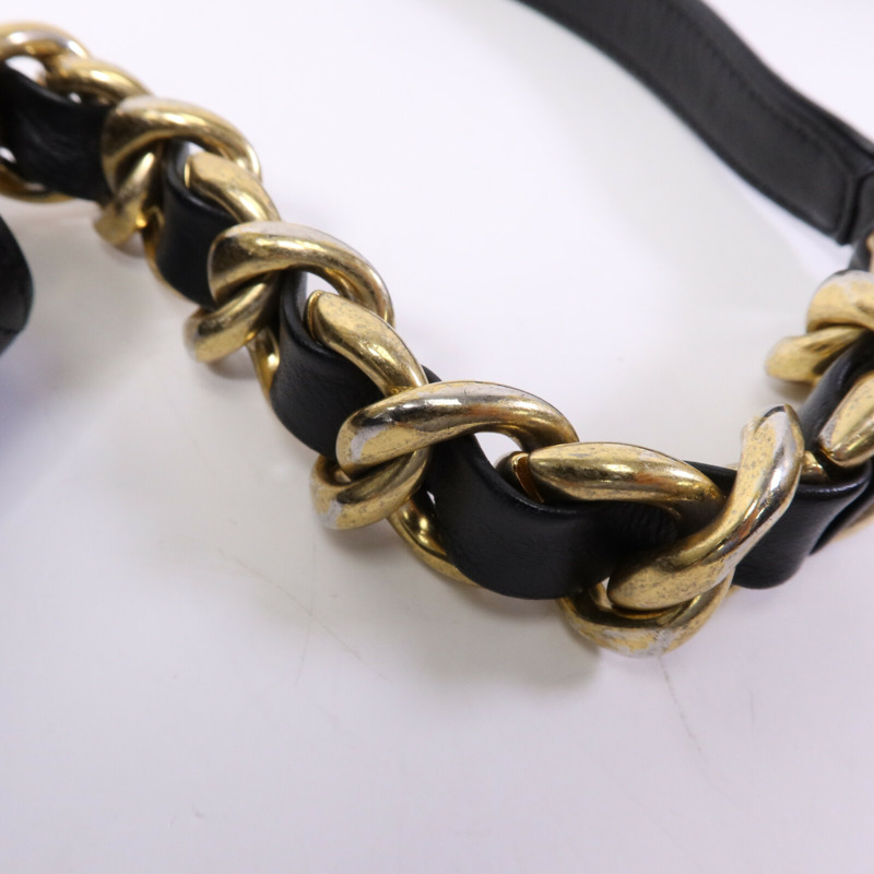 CHANEL 牛皮皮革Matelasse Bag金扣肩背袋-14