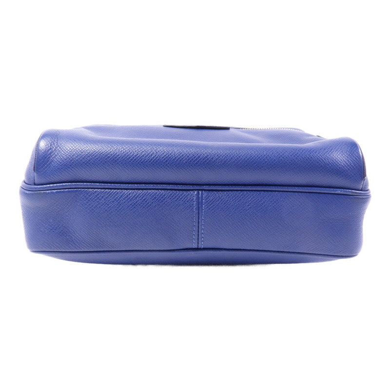 LOUIS VUITTON Taiga/Monogram Outdoor Messenger銀扣肩背袋-3