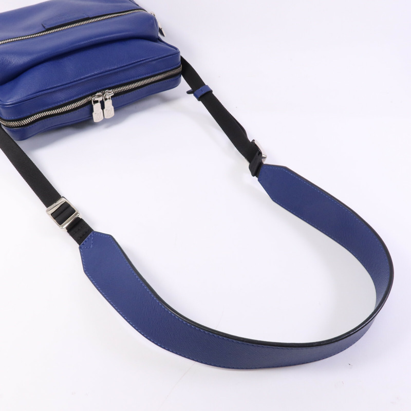 LOUIS VUITTON Taiga/Monogram Outdoor Messenger銀扣肩背袋-8