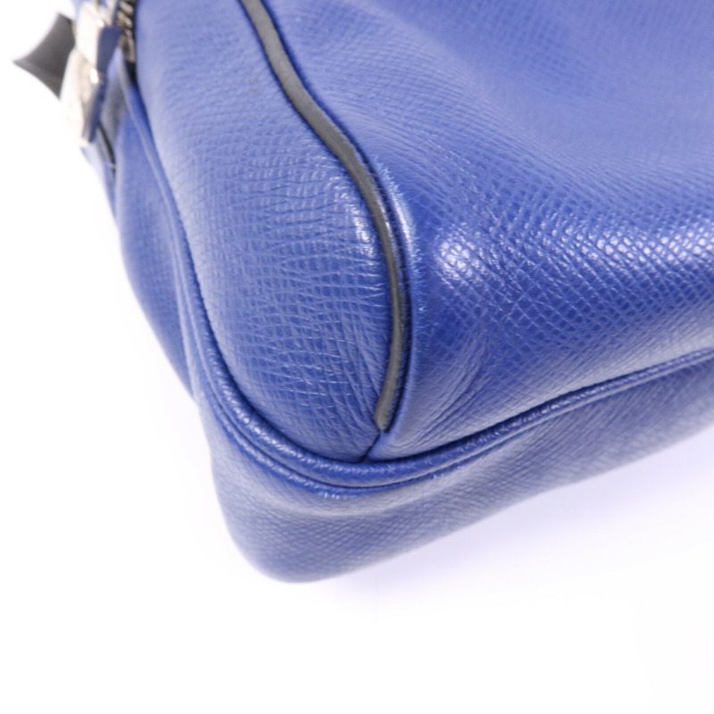 LOUIS VUITTON Taiga/Monogram Outdoor Messenger銀扣肩背袋-10