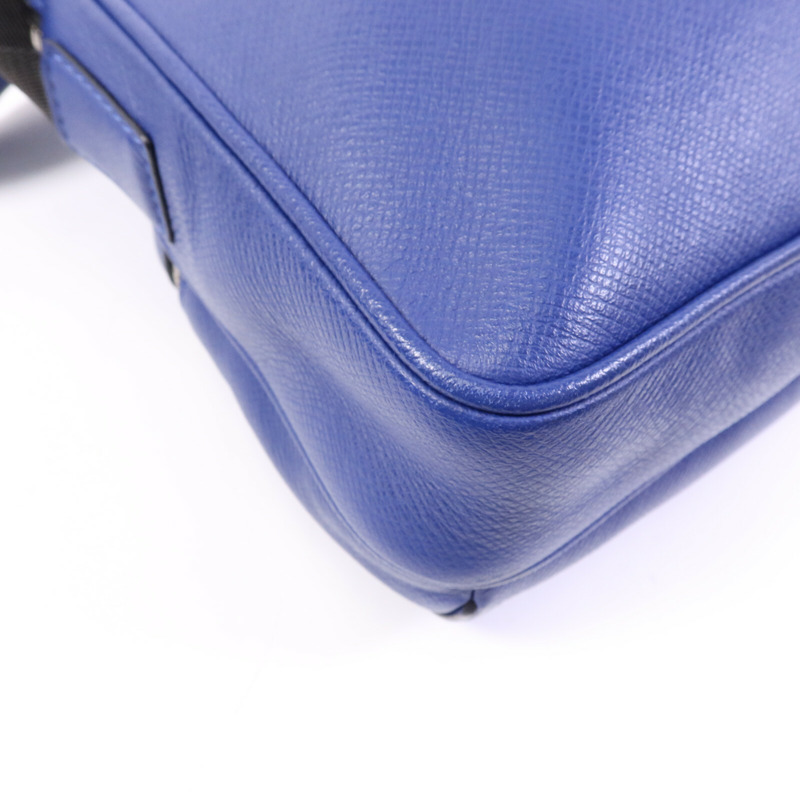 LOUIS VUITTON Taiga/Monogram Outdoor Messenger銀扣肩背袋-12