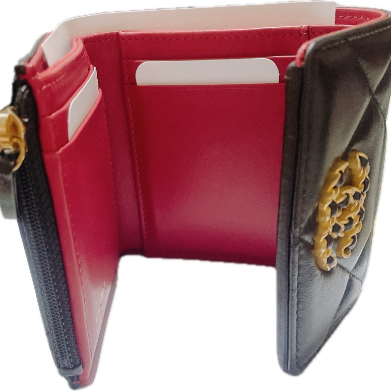 Chanel 19 短夾 (全新)-9