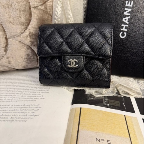 香奈兒黑荔枝經典雙c 三折短夾 經典款 男生 女生 chanel caviar black short wallet