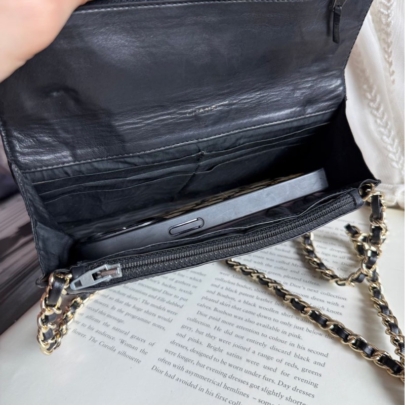 香奈兒 經典黑色 荔枝皮 長夾 錢包 chanel woc 黑金魚子醬皮革包 側背包 斜背包 二手古董包-18