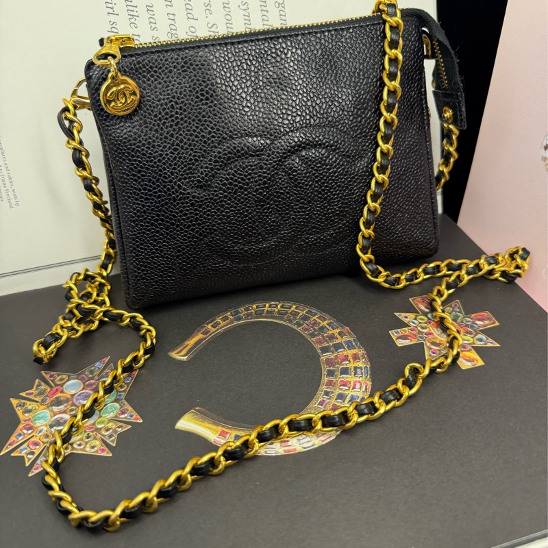 香奈兒 中古包 Chanel 黑金 魚子醬 皮革包 側背包 斜背包 二手古董包 黑色 小包 古董 中古二手Chanel黑色魚子醬皮革側背包斜背包 皮革包 單肩包 古董-0