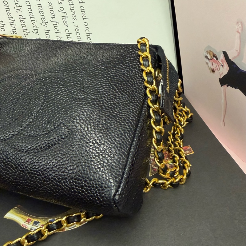 香奈兒 中古包 Chanel 黑金 魚子醬 皮革包 側背包 斜背包 二手古董包 黑色 小包 古董 中古二手Chanel黑色魚子醬皮革側背包斜背包 皮革包 單肩包 古董-3