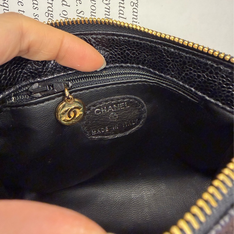 香奈兒 中古包 Chanel 黑金 魚子醬 皮革包 側背包 斜背包 二手古董包 黑色 小包 古董 中古二手Chanel黑色魚子醬皮革側背包斜背包 皮革包 單肩包 古董-9