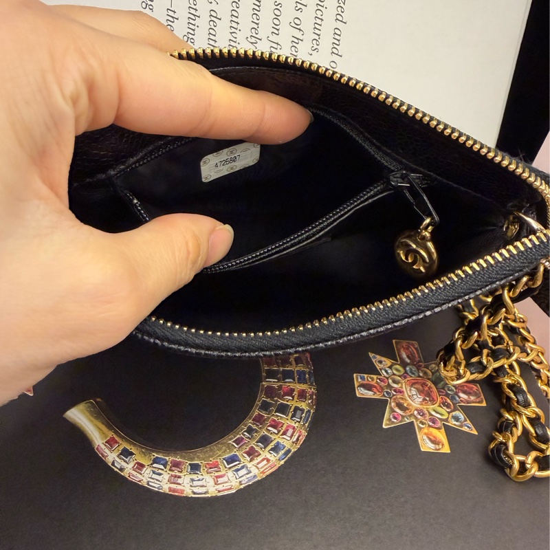 香奈兒 中古包 Chanel 黑金 魚子醬 皮革包 側背包 斜背包 二手古董包 黑色 小包 古董 中古二手Chanel黑色魚子醬皮革側背包斜背包 皮革包 單肩包 古董-13