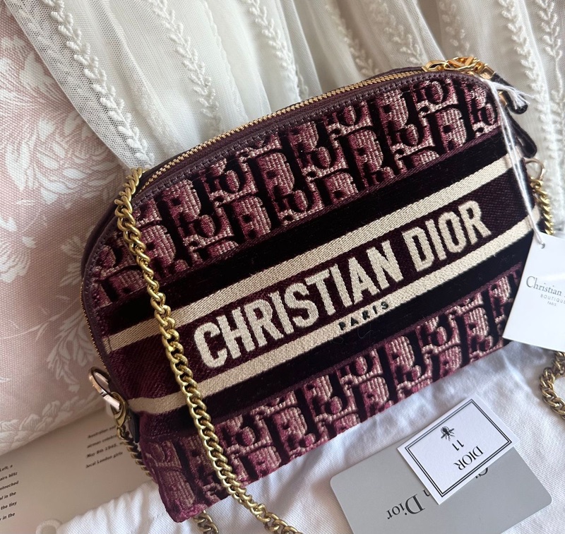 迪奥 閑置 未使用品化妝包 迷你 鏈條包 斜挎包 包 女生 側背包 斜背包 dior 包 單肩包 古董 刺繡款 Monogram 酒紅色 vanity 化妝包 🖤-2
