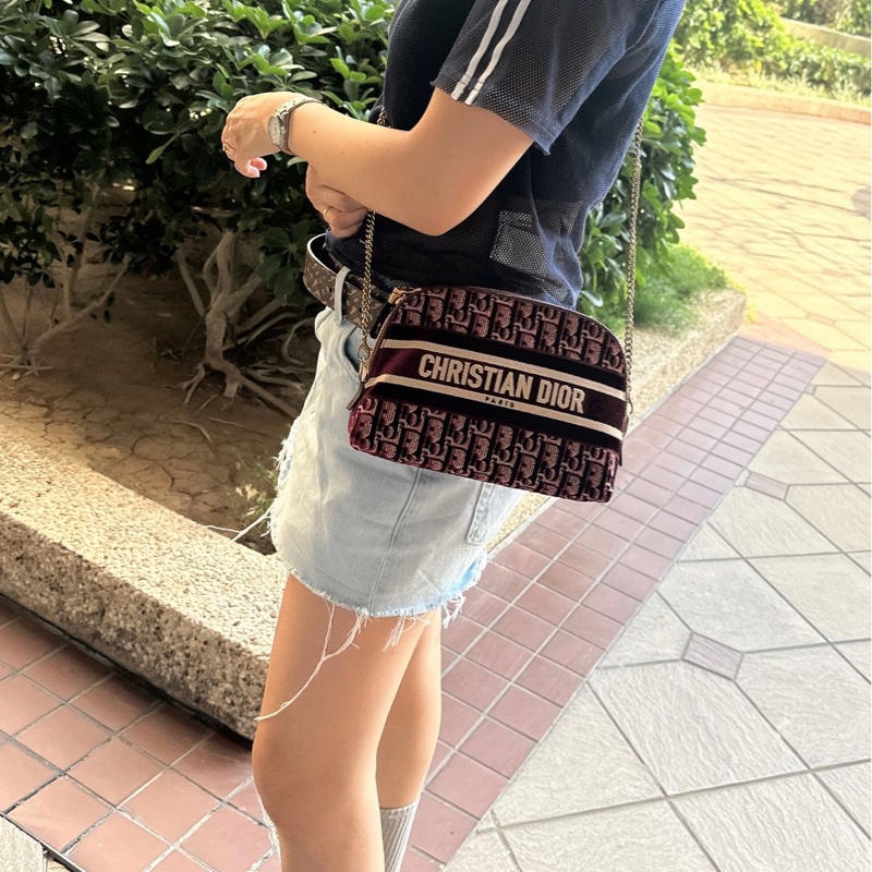 迪奥 閑置 未使用品化妝包 迷你 鏈條包 斜挎包 包 女生 側背包 斜背包 dior 包 單肩包 古董 刺繡款 Monogram 酒紅色 vanity 化妝包 🖤-7