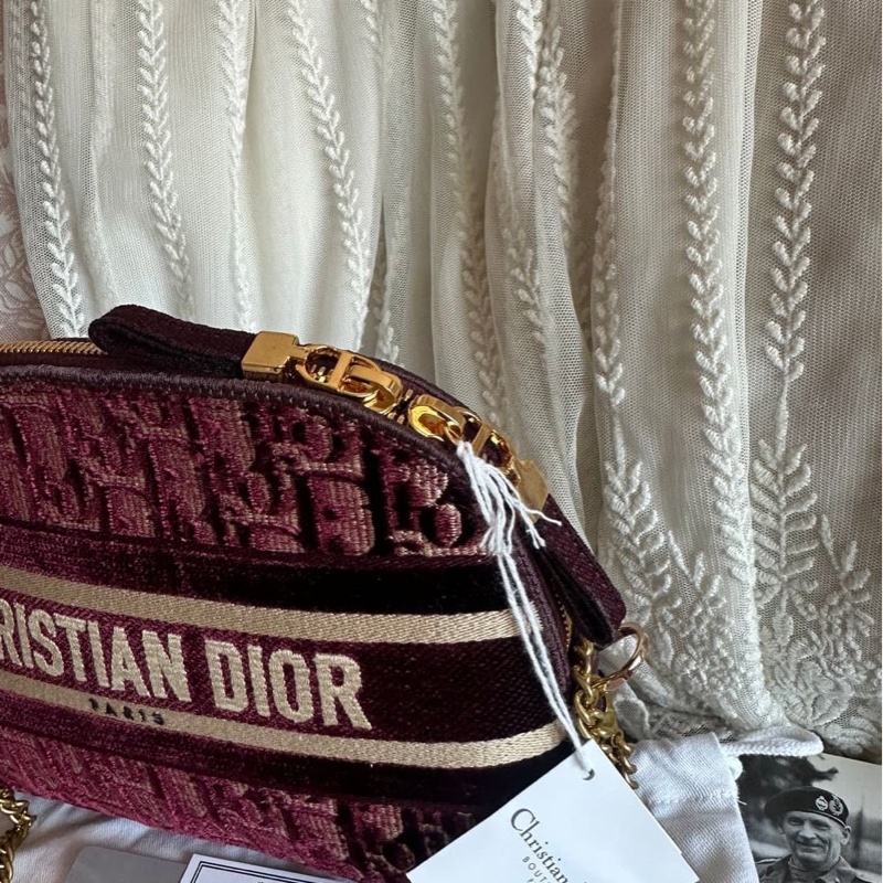 迪奥 閑置 未使用品化妝包 迷你 鏈條包 斜挎包 包 女生 側背包 斜背包 dior 包 單肩包 古董 刺繡款 Monogram 酒紅色 vanity 化妝包 🖤-9