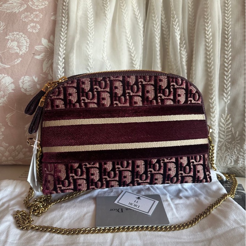 迪奥 閑置 未使用品化妝包 迷你 鏈條包 斜挎包 包 女生 側背包 斜背包 dior 包 單肩包 古董 刺繡款 Monogram 酒紅色 vanity 化妝包 🖤-14