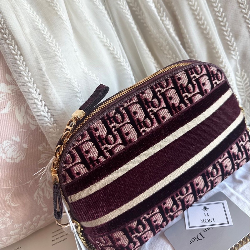 迪奥 閑置 未使用品化妝包 迷你 鏈條包 斜挎包 包 女生 側背包 斜背包 dior 包 單肩包 古董 刺繡款 Monogram 酒紅色 vanity 化妝包 🖤-15