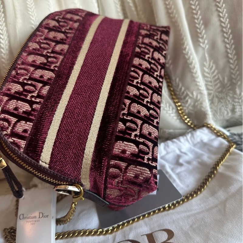 迪奥 閑置 未使用品化妝包 迷你 鏈條包 斜挎包 包 女生 側背包 斜背包 dior 包 單肩包 古董 刺繡款 Monogram 酒紅色 vanity 化妝包 🖤-17