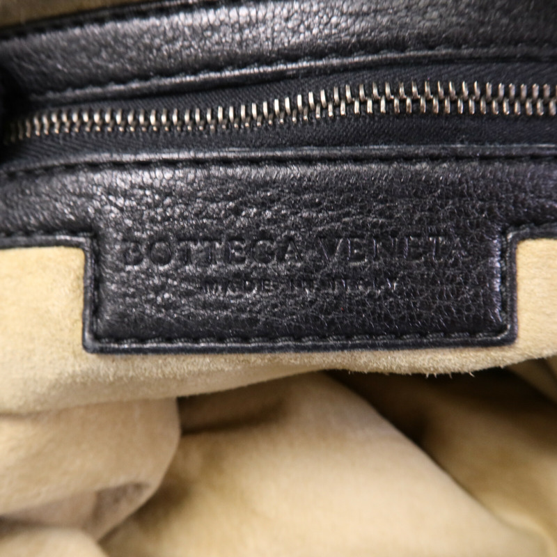 BOTTEGA VENETA 牛皮皮革Cushion Bag銀扣手挽袋-5