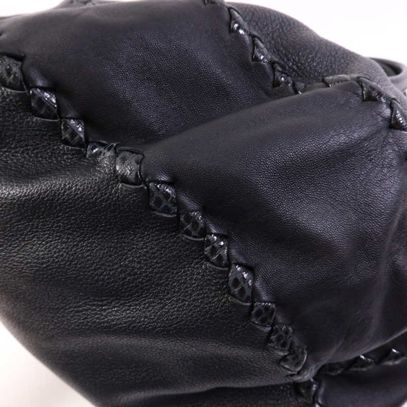 BOTTEGA VENETA 牛皮皮革Cushion Bag銀扣手挽袋-9